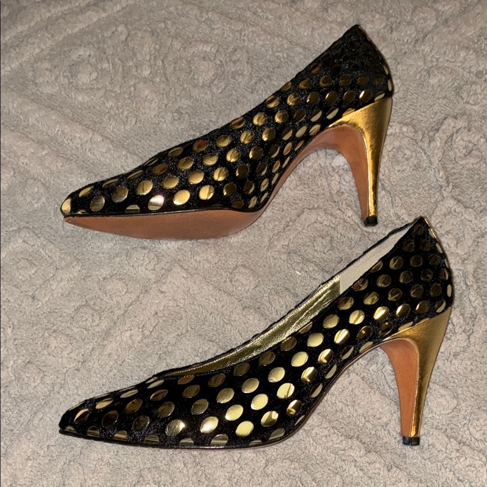 A’MANO Black and Gold Polka Dot Heels - Picture 5 of 11